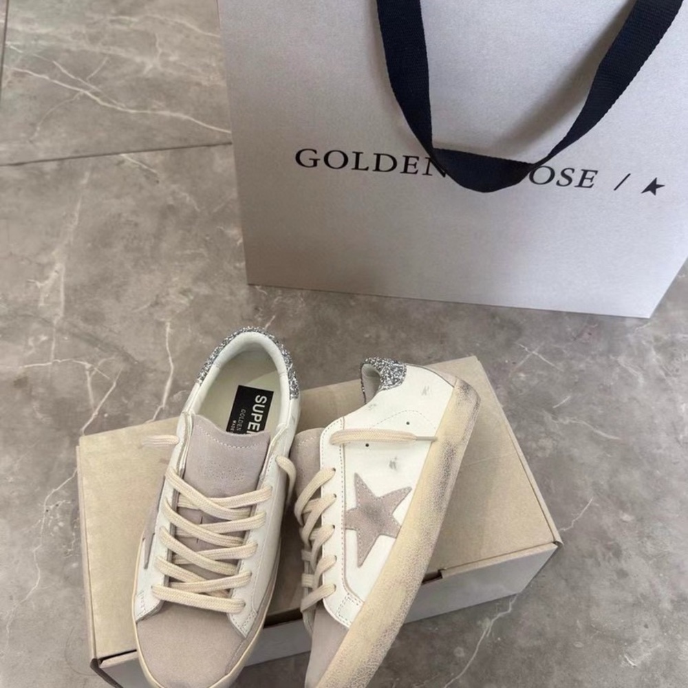 Golden Goose Women's Cream and Silver Star Sneakers - Picture 6 of 9